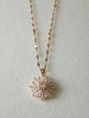 New Gold Tone Sunburst Clear CZ'S Pendant Necklace